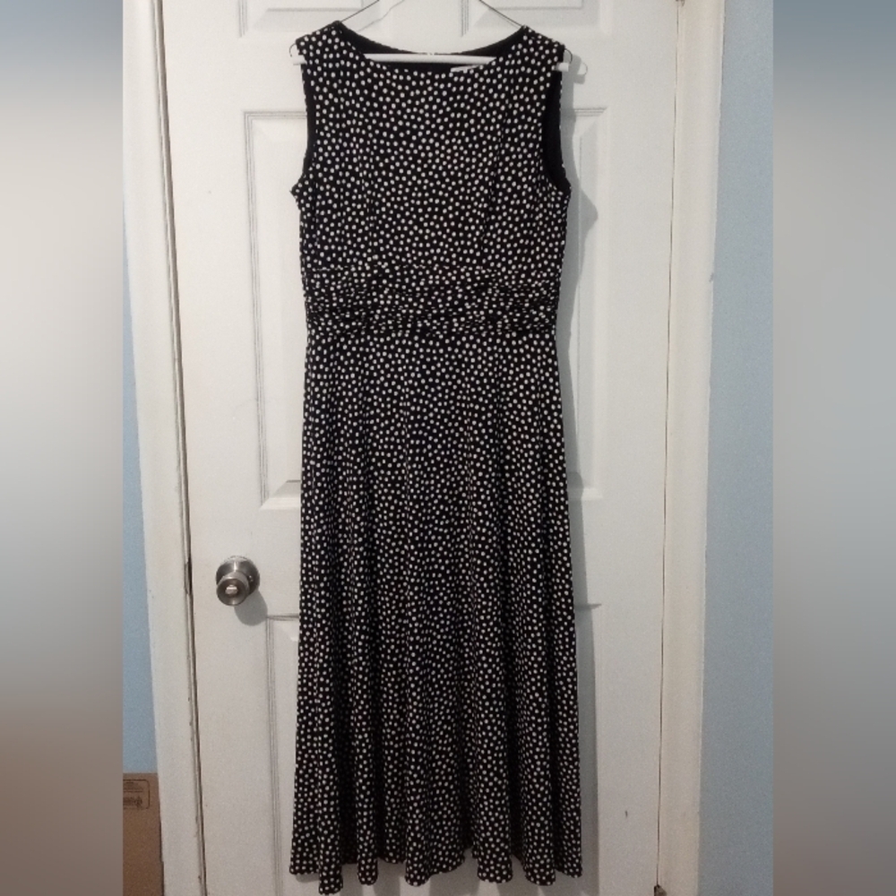 Jessica Howard Black and White Dotted Maxi Dress